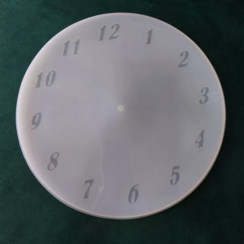 10" Clock With Numeric Number Mold